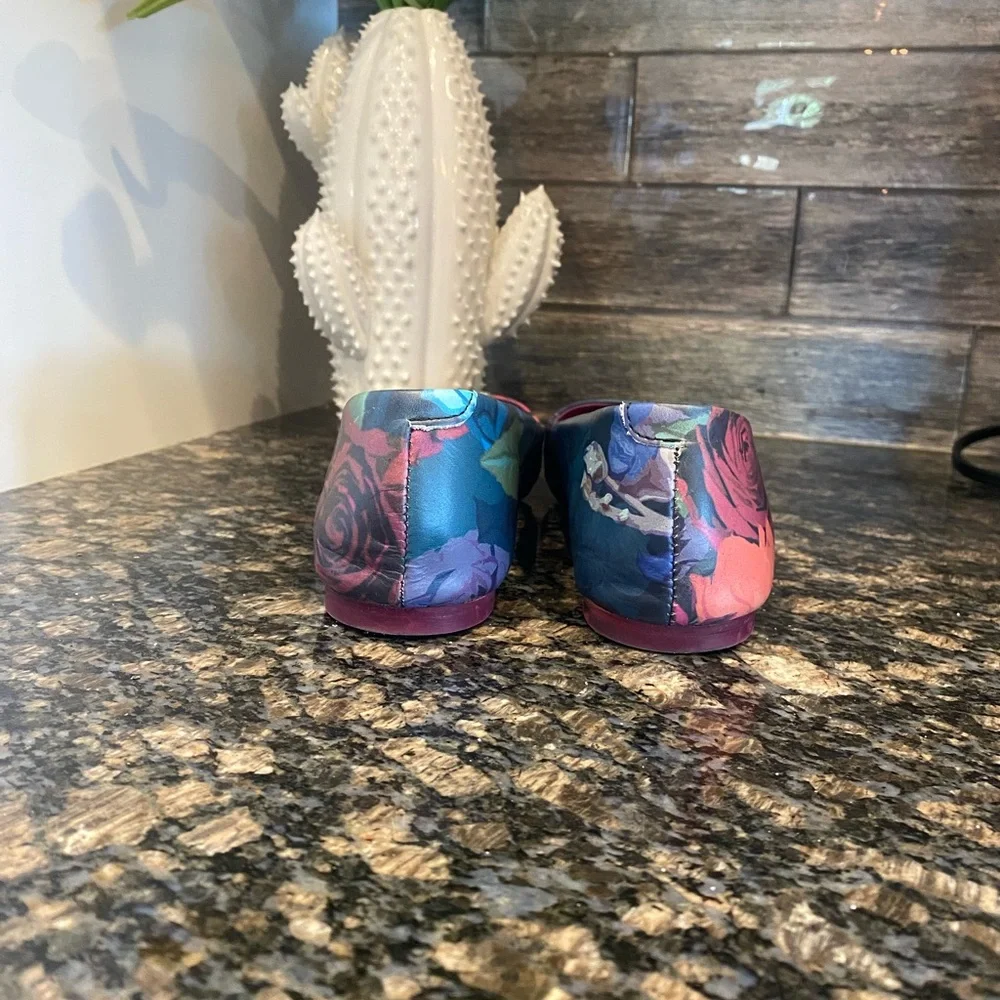 John Fluevog Vibrant Travel Vogs (Fits Like 7-7.5) - Picture 2 of 8